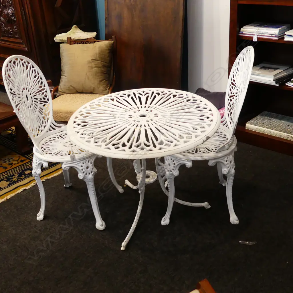 3 PCE WHITE PAINTED ALUMINIUM PATIO SET; TABLE & PR CHAIRS Image 1++