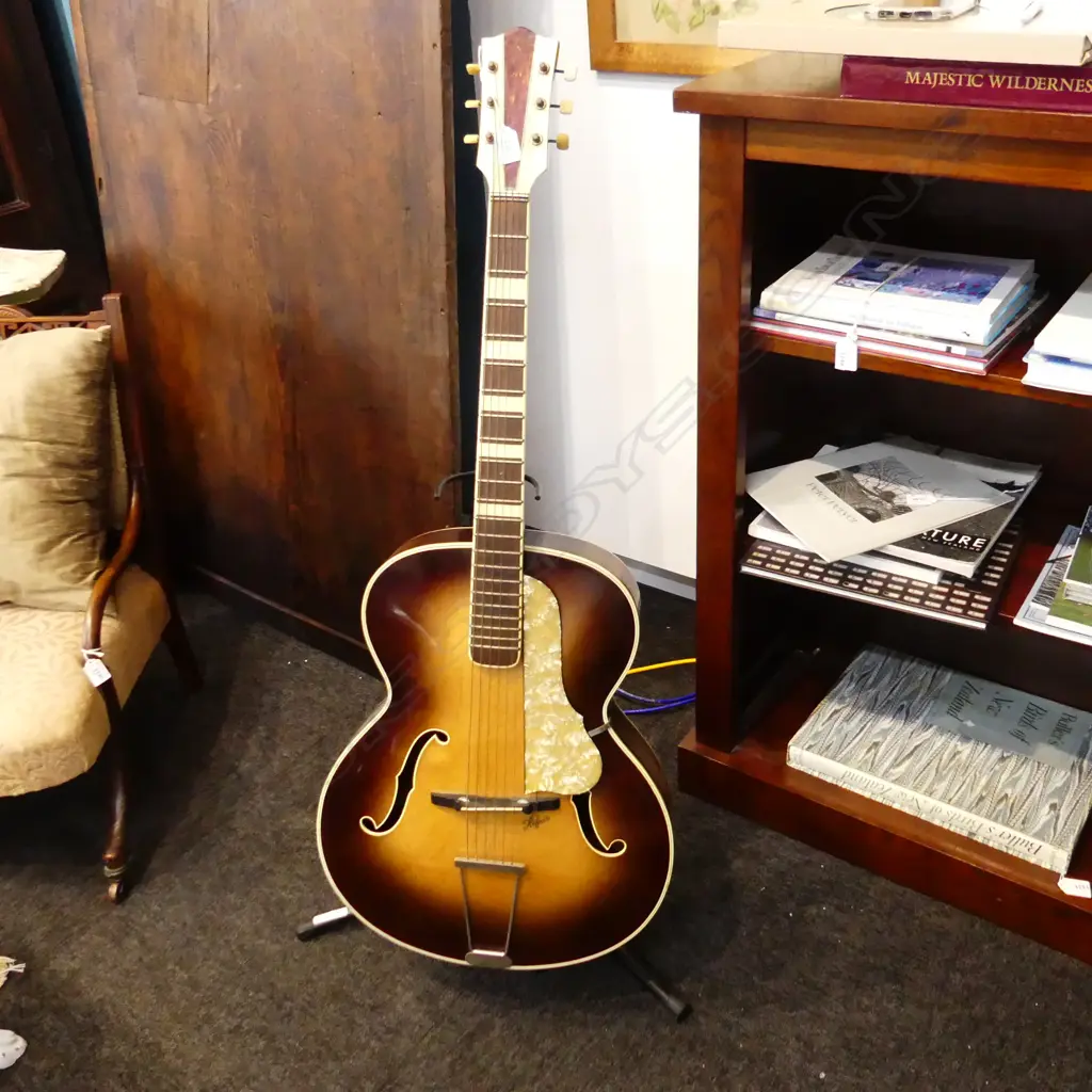 VINTAGE HOFNER ARCHTOP ACOUSTIC GUITAR w. STAND L.1050mm Image 1++