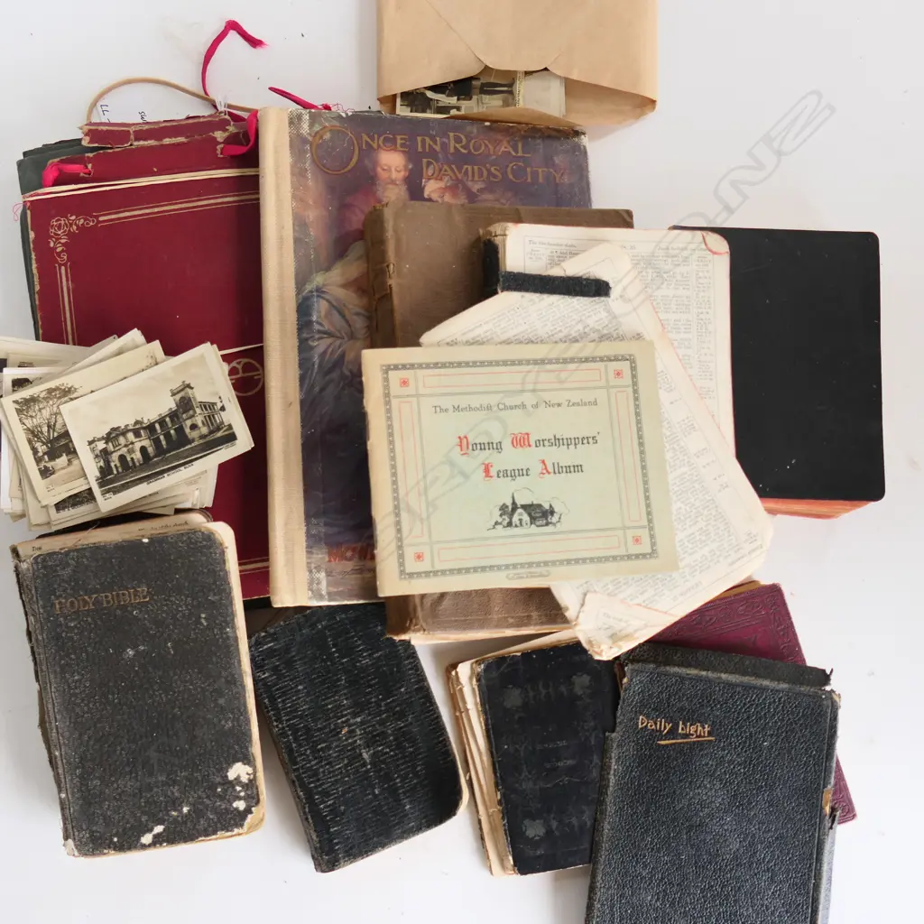 8 OLD BIBLES & DEVOTIONAL TEXTS, PHOTO ALBUM & PHOTOS, FIJIAN SUBJECTS Image 1++