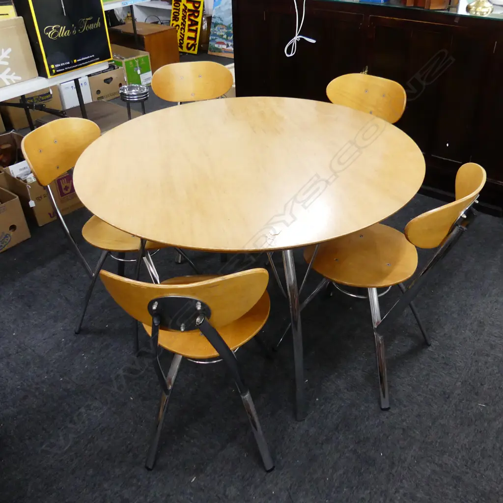 CONTEMPORARY DESIGNER PLY DINING TABLE 1100mm w. 5 CHAIRS Image 1++