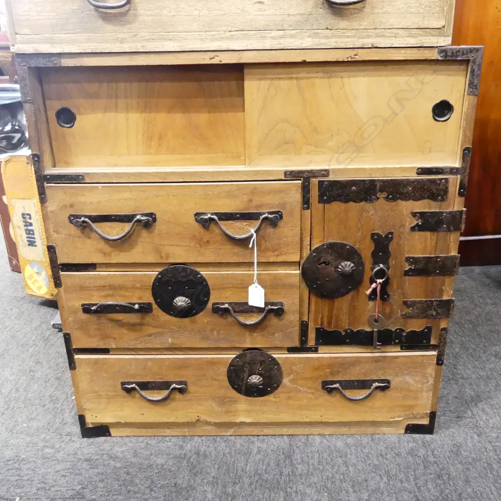 OLD JAPANESE CABINET. 3 drawers 3 doors H.610mm. Image 1++