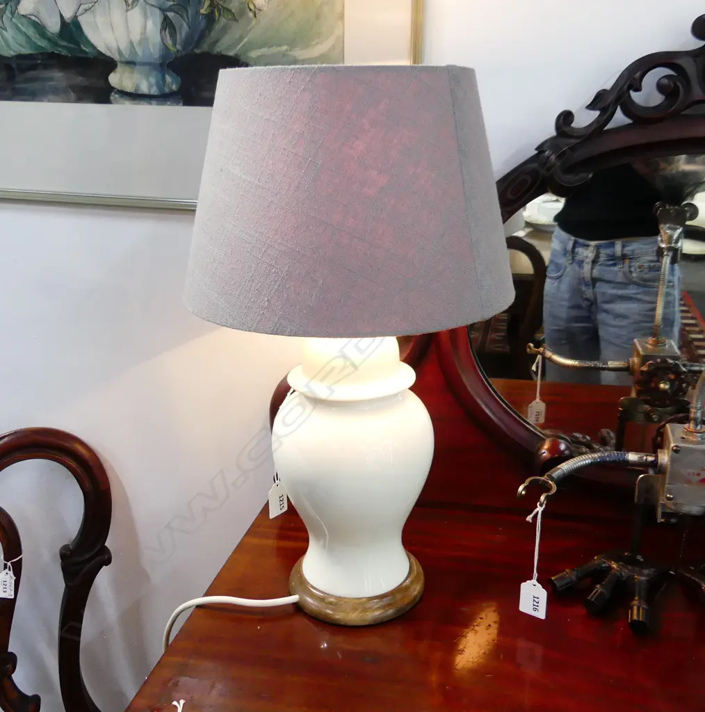 WHITE CERAMIC GINGER JAR LAMP H.475mm Image 1++