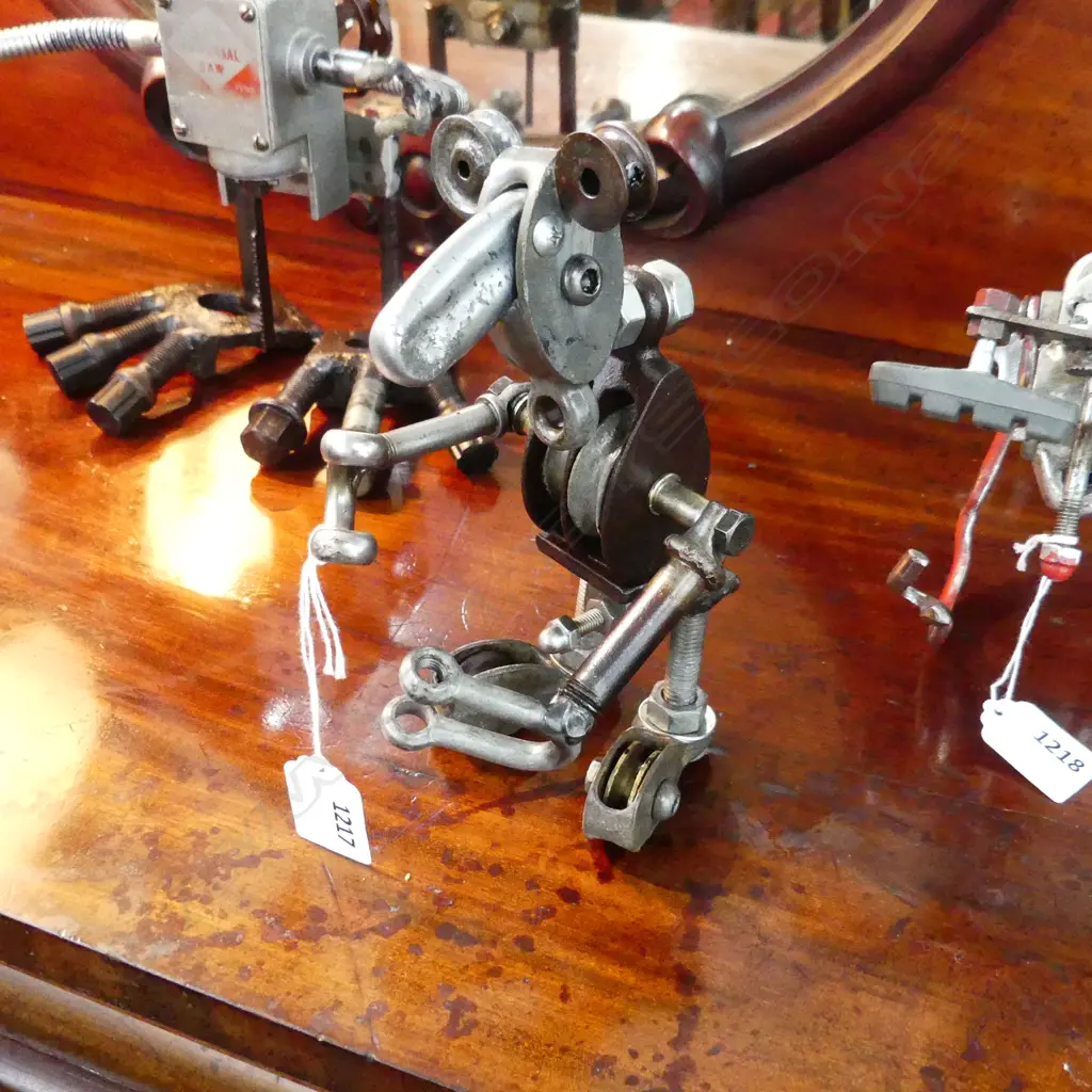 ANDREW HALL ASSEMBLAGE ART ROBOT H.200mm Image 1++