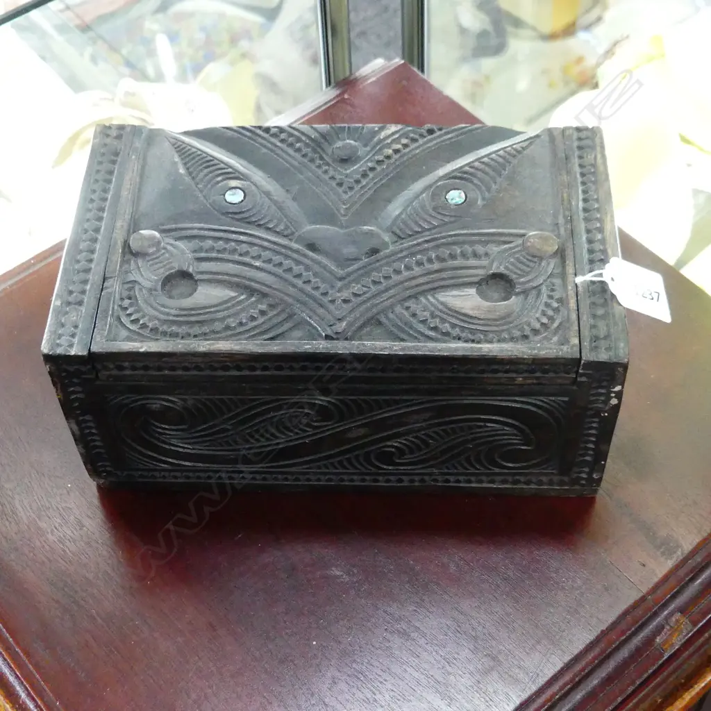CARVED WOODEN MAORI BOX W.235mm Image 1++