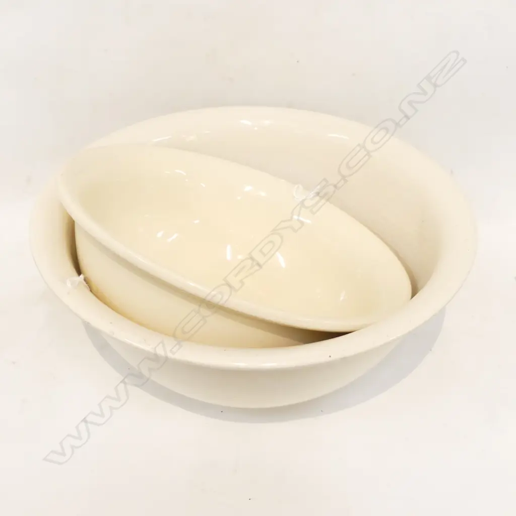 2 C/LYNN MIXING BOWLS LARGEST DIA 260MM Image 1++
