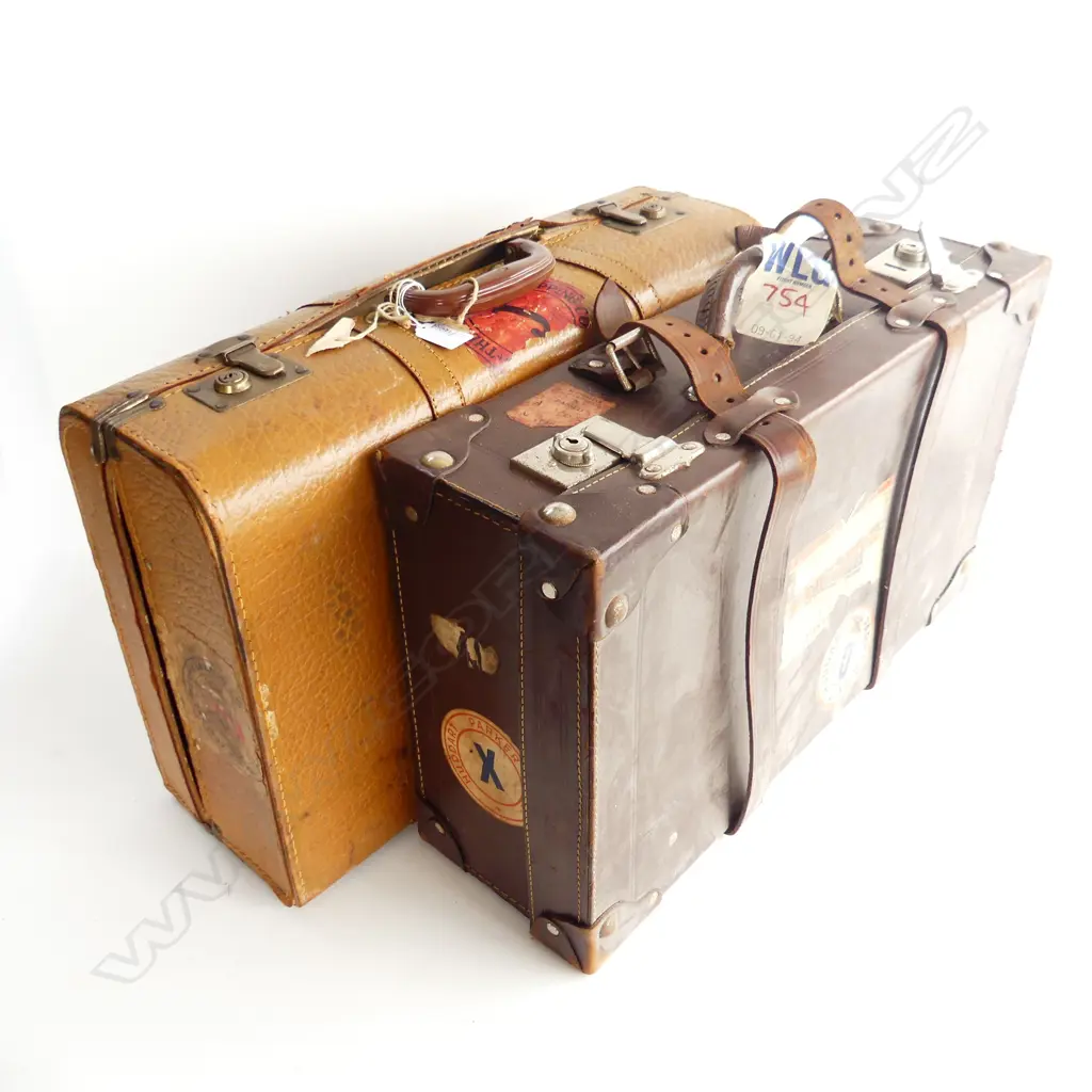 2 VINTAGE SUITCASES Image 1++