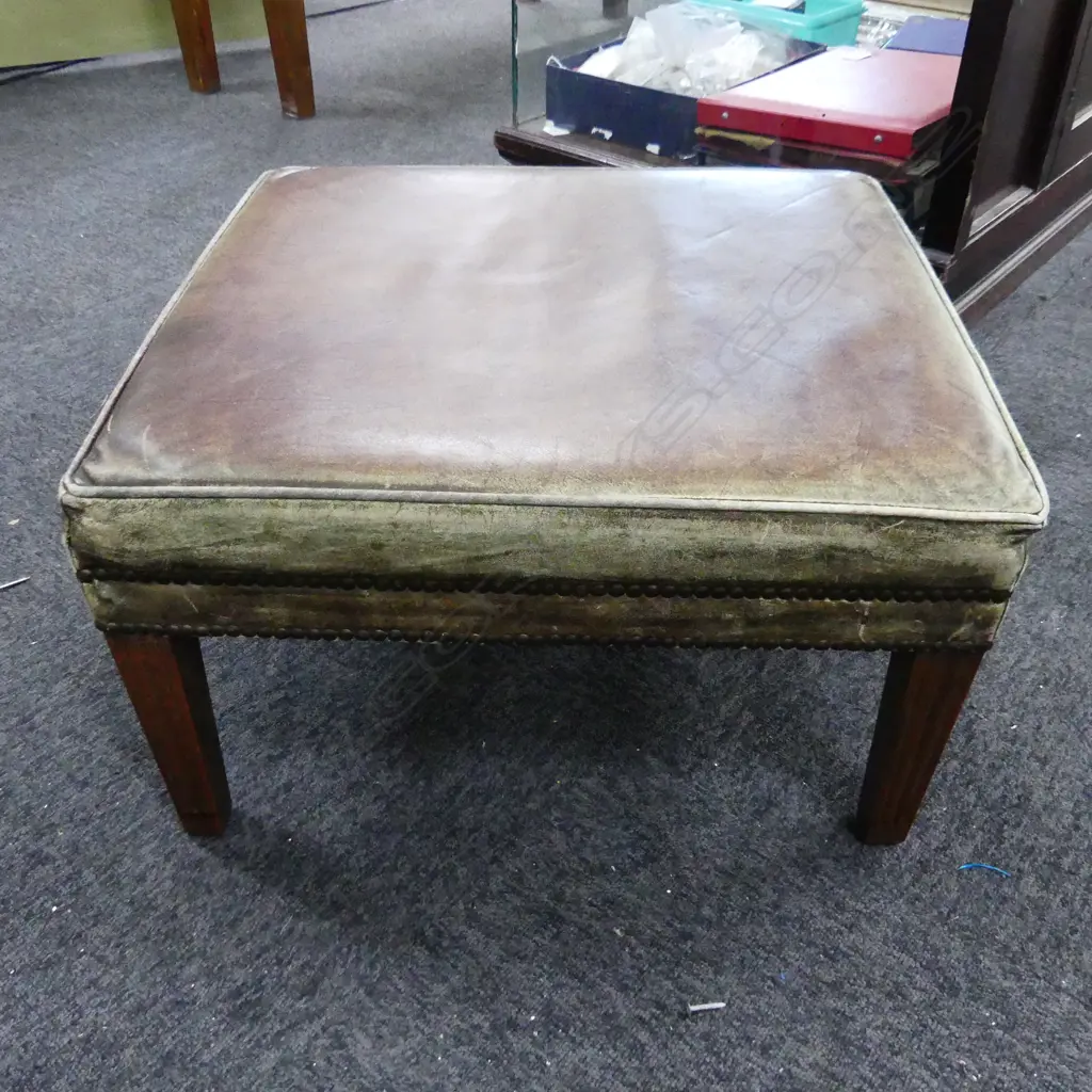 SQUARE LEATHER FOOT REST / OTTOMAN 540x500x320mm Image 1++