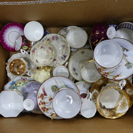 BOX LOT COLLECTION OF CUP SAUCERS