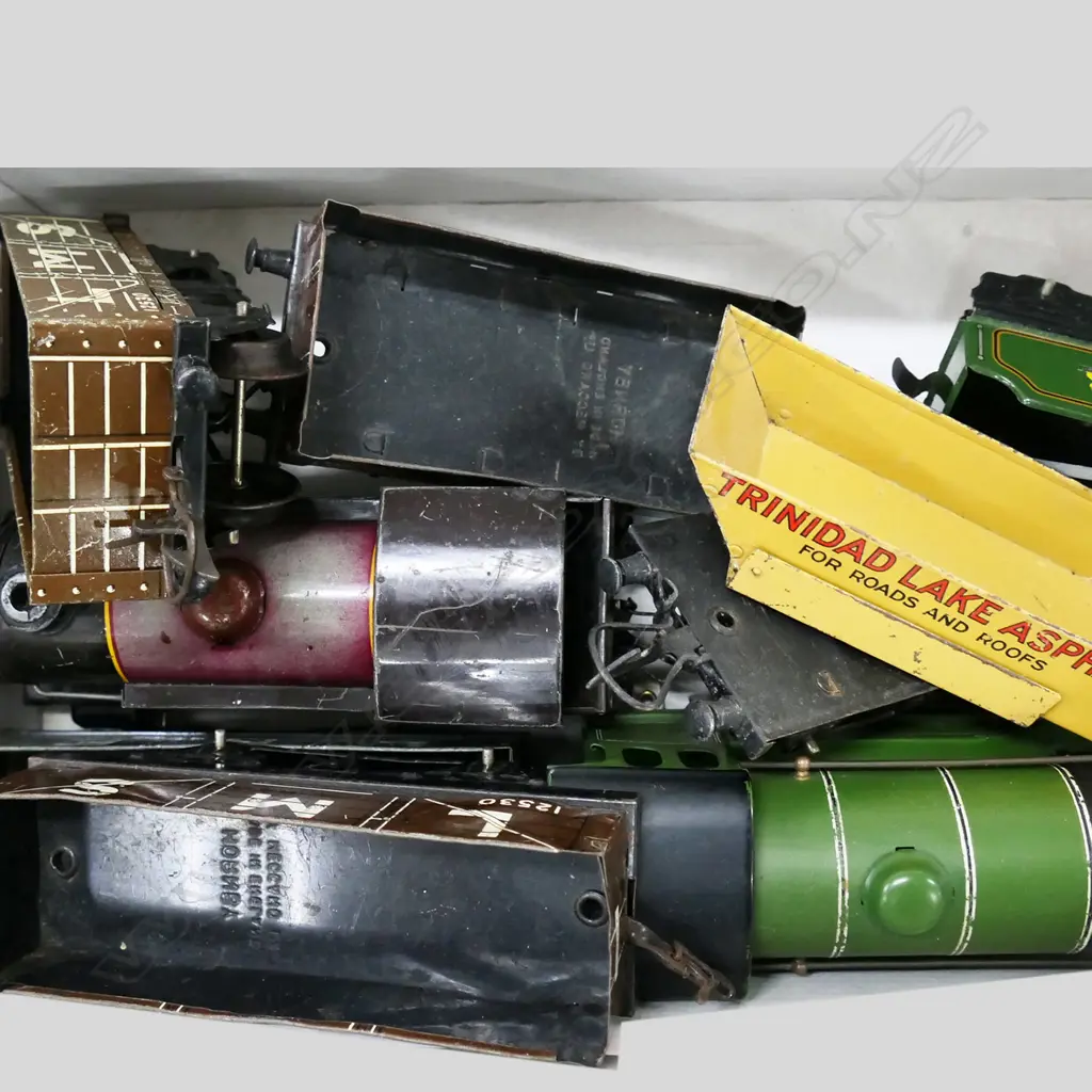 2 HORNBY TRAINS + 6 PCES ROLLING STOCK Image 1++