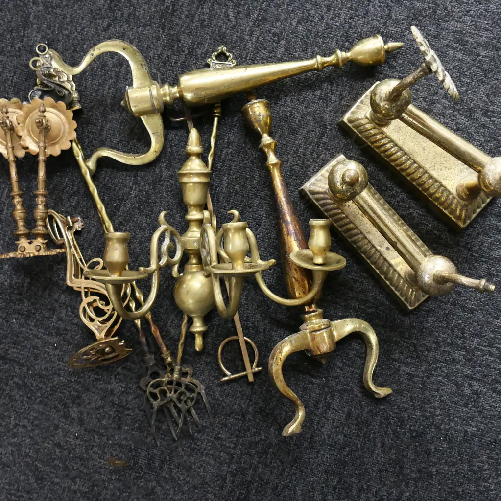 ASSTD BRASS ITEMS, WALL SCONCES, FIRE TOOLS ETC Image 1++