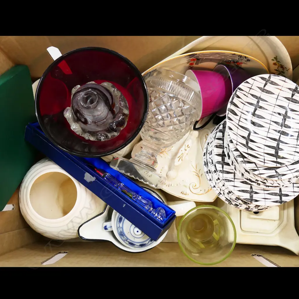 BOX LOT ASST. CERAMICS ETC Image 1++
