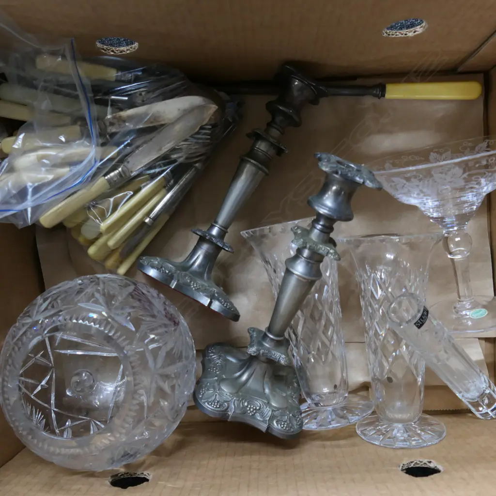 BOX LOT CRYSTAL, 'BONE' HANDLED CUTLERY ETC Image 1++
