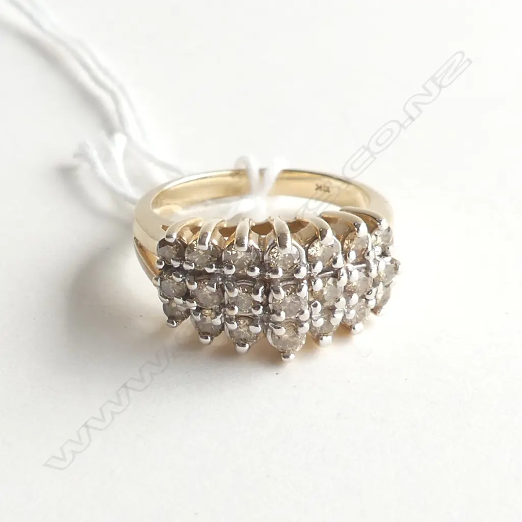 10CT GOLD CHAMPAGNE DIAMOND DRESS RING 6gm Image 1++