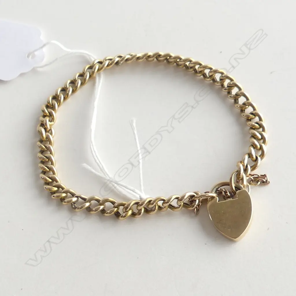 15CT YELLOW CURB LINK BRACELET HEART PADLOCK not marked maybe 9ct/15ct. 10.67gms Image 1++