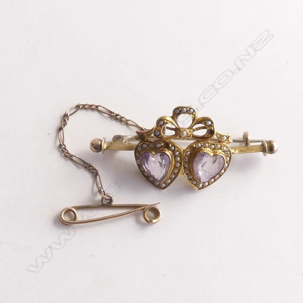 ANTIQUE 15CT GOLD DBLE AMETHYST HEART BROOCH W SEED PEARLS 5.9gms Image 1++