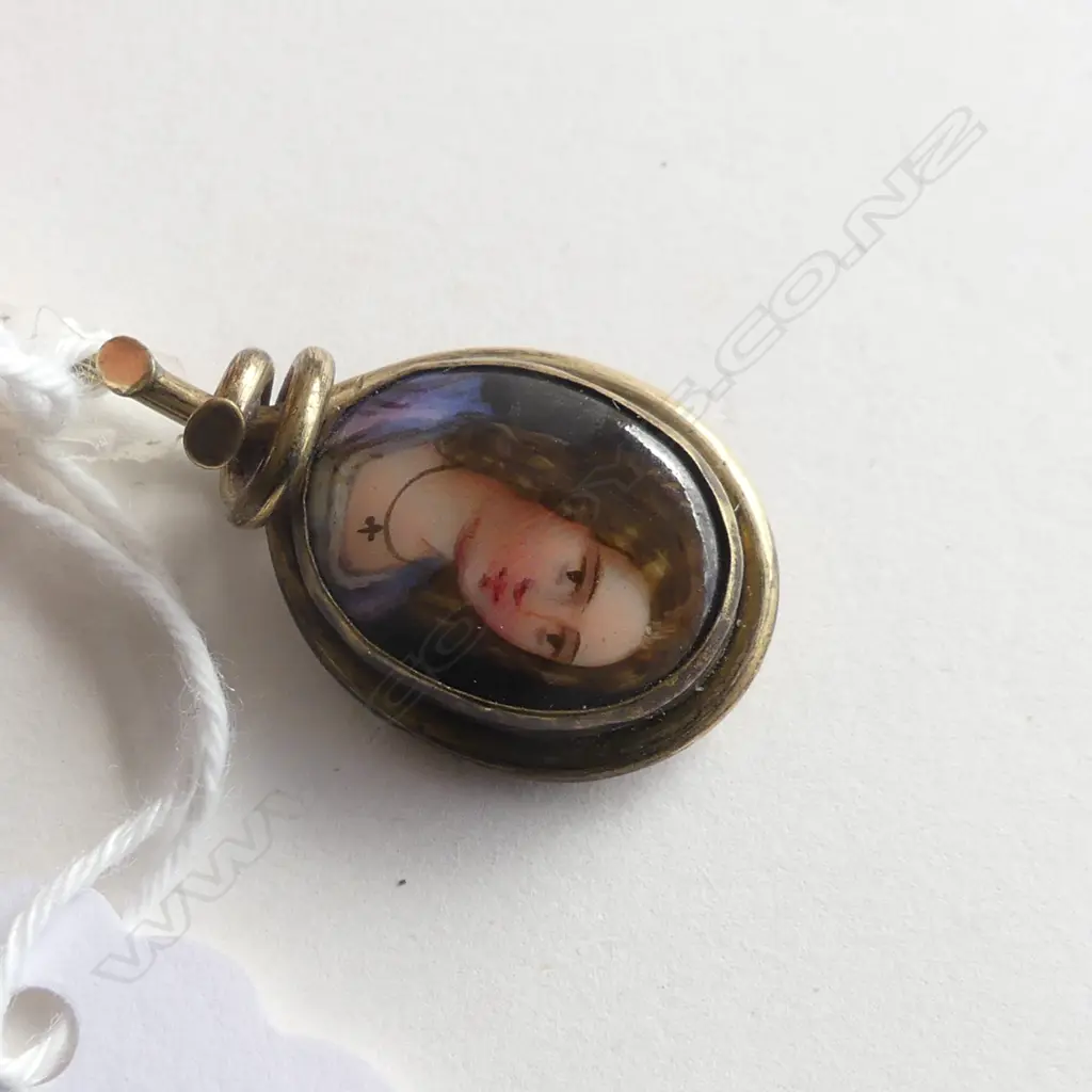 19thC GILT MINI PORTRAIT H/P PLAQUE HAT PIN Image 1++
