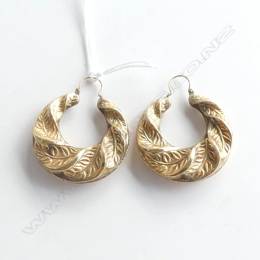 PR 9CT GOLD LARGE PATTERNED HOOP EARRINGS 7.11GMS Image 1++