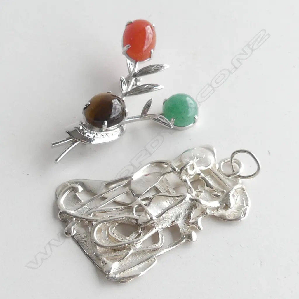 ABSTRACT SILVER PENDANT + 3 STONE BROOCH Image 1++