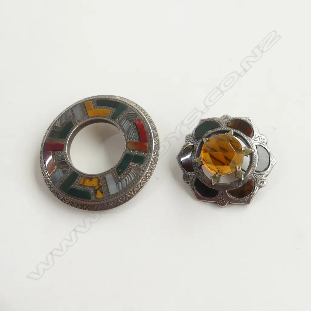VICTORIAN SCOTTISH STG SILVER PEBBLE BROOCH w LG AMBER GLASS STONE + SCOTTISH CIRCLE BROOCH Image 1++