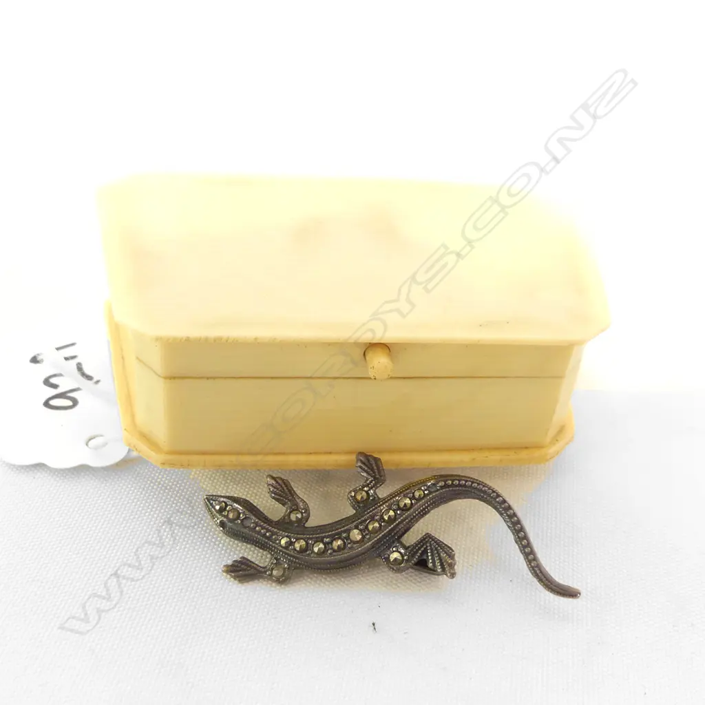 GERMAN SILVER & MARCASITE LIZARD BROOCH IN ORIGINAL IVORY(?) CASE Image 1++