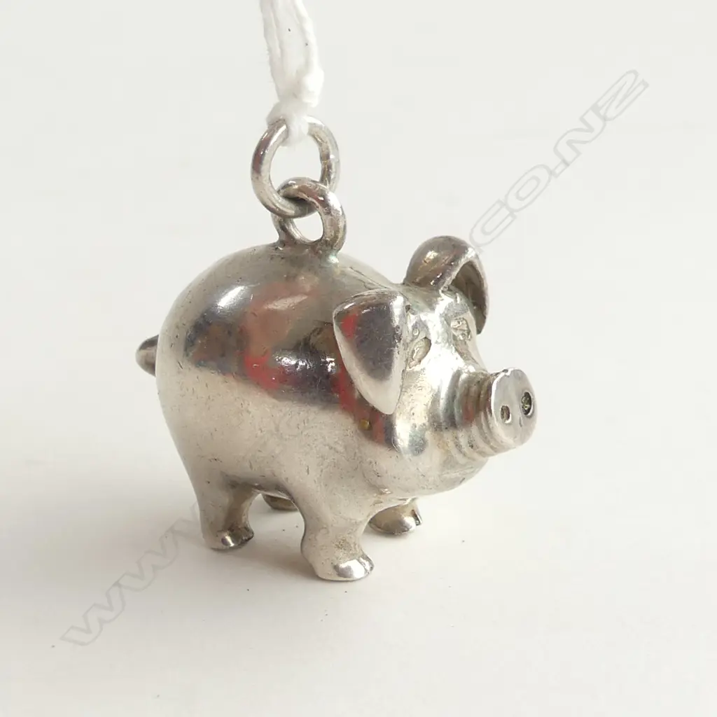 HEAVY STG PIG CHARM 27 GRAMS Image 1++