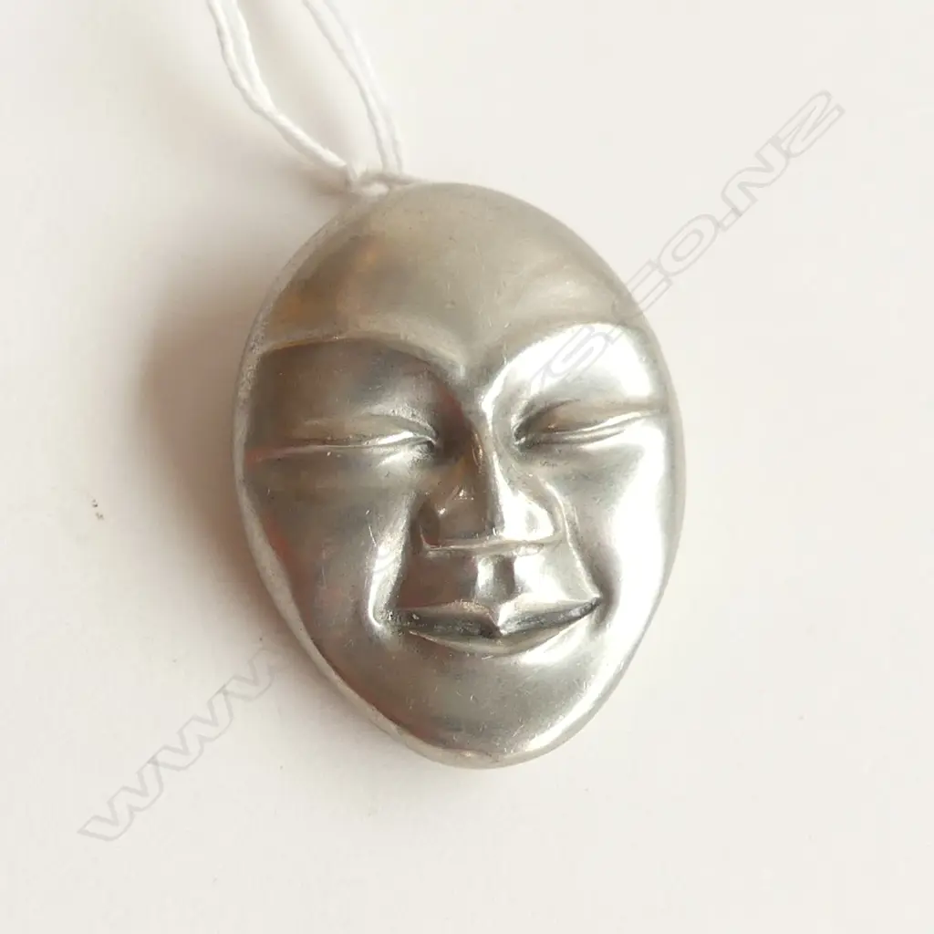 DON SALT CAST METAL MASK PENDANT Image 1++