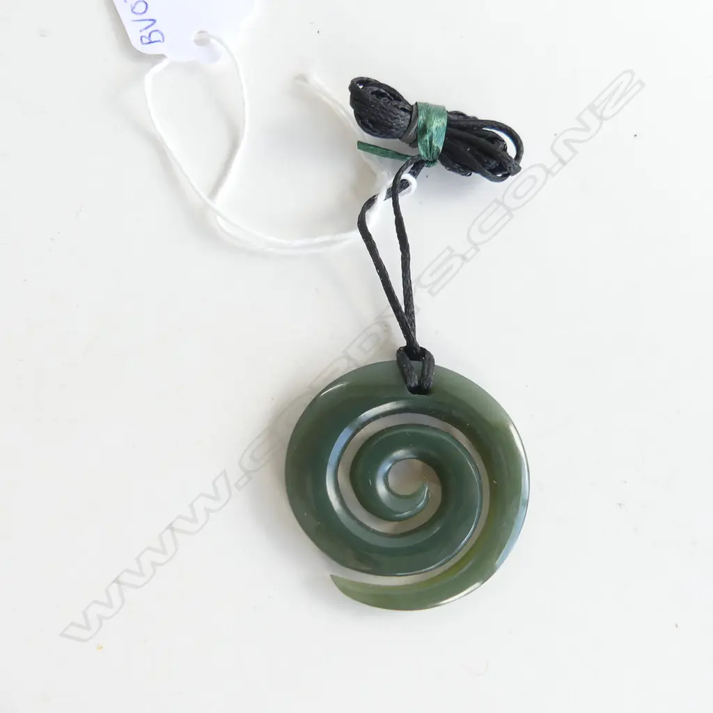 NZ POUNAMU (GREENSTONE) KORU PENDANT (DIA 45MM) ON BLACK WAXED ADJUSTABLE CORD Image 1++