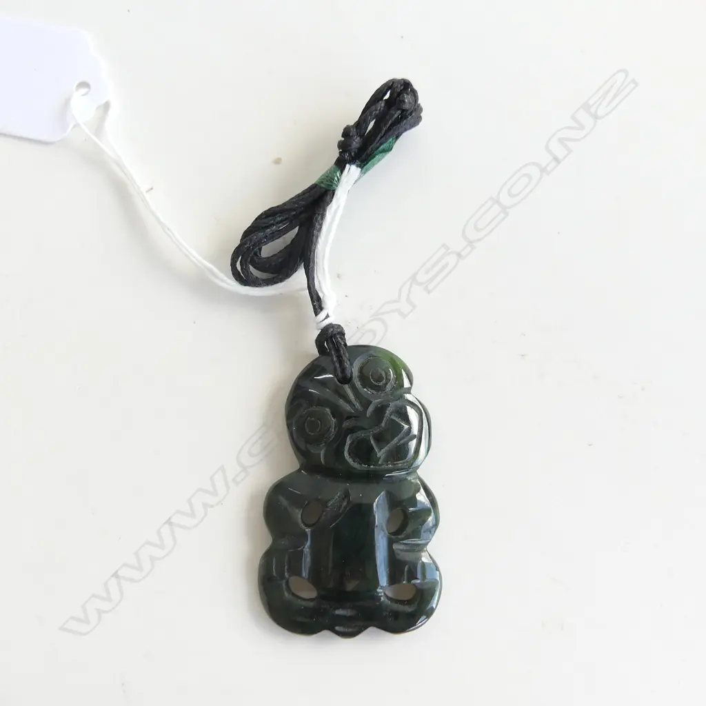 NZ POUNAMU (GREENSTONE) TIKI PENDANT (L.50MM) ON BLACK WAXED ADJUSTABLE CORD Image 1++