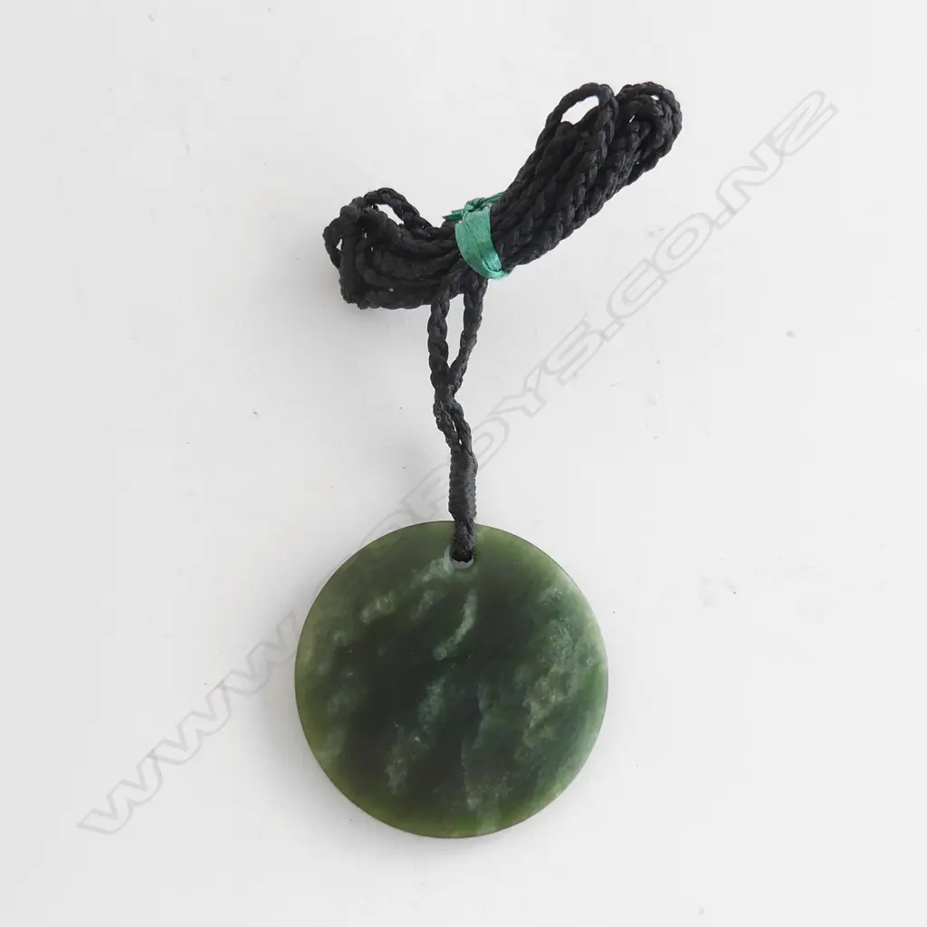NZ POUNAMU (GREENSTONE) DISC PENDANT (DIA 40MM) ON BLACK WAXED ADJUSTABLE CORD IN CLOTH BAG Image 1++