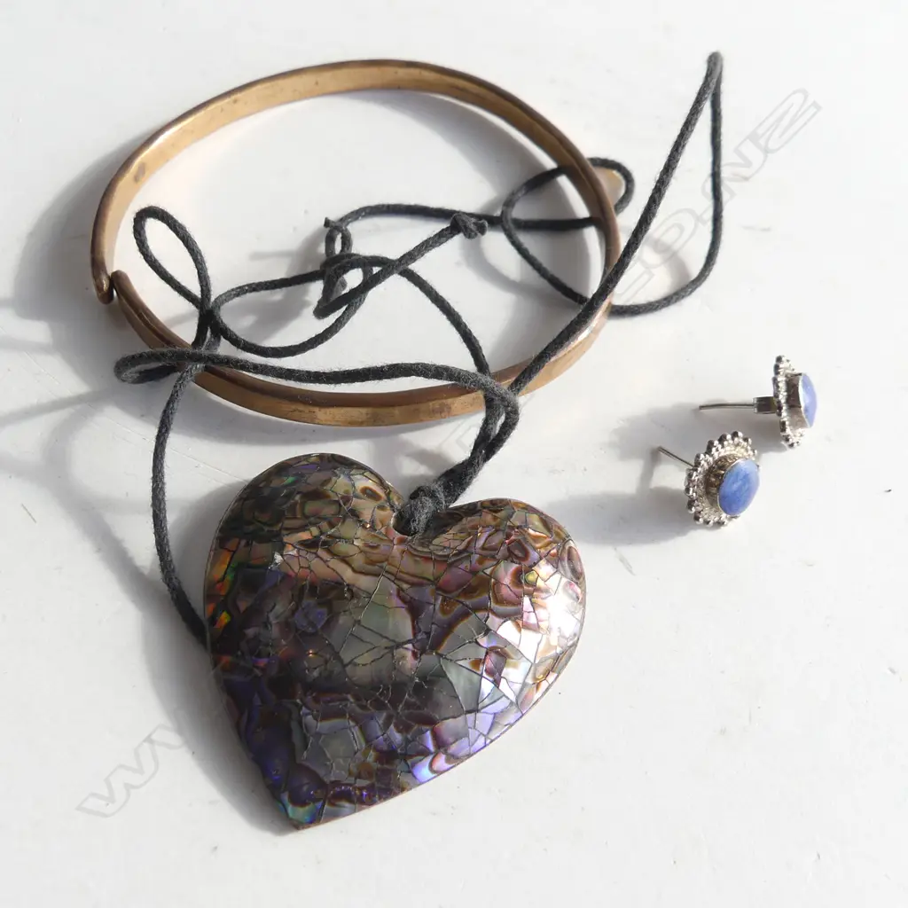 PR STG SILVER & LAPIS LAZULI STUD EARRINGS, COPPER BRACELET & HEART SHAPED ENAMEL & PAUA MOP PENDANT  Image 1++