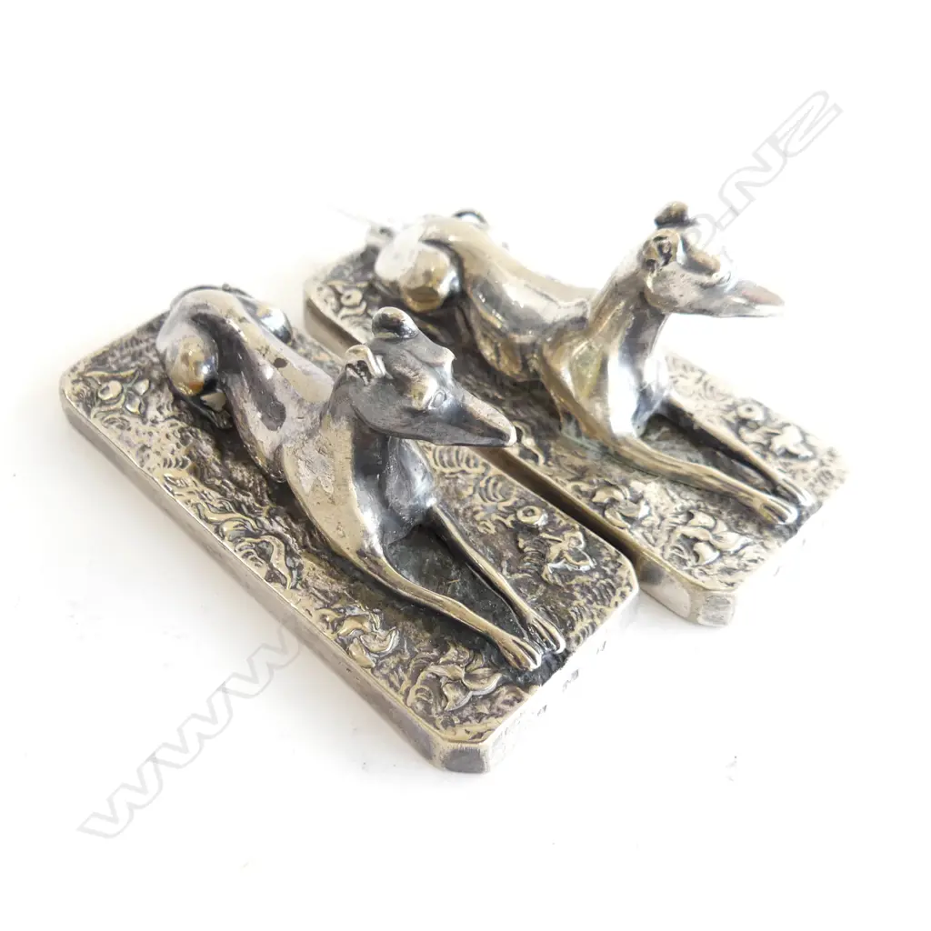 PR LATE VICTORIAN SILVER PLATE GREYHOUND KNIFE RESTS L.90mm Image 1++