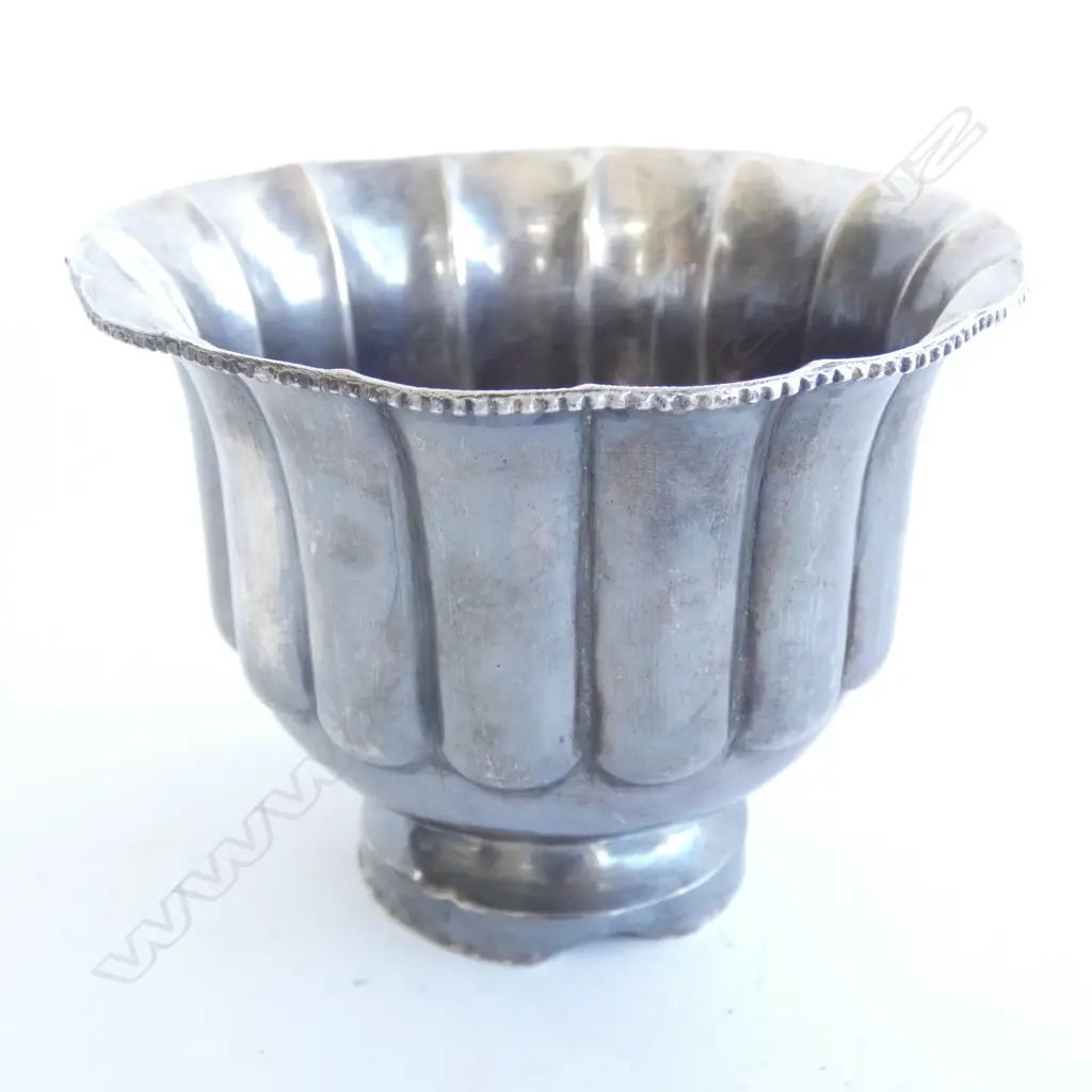 STG SILVER SCALLOPED BOWL DIA 120MM - MARKED 'PURE' 136GMS Image 1++