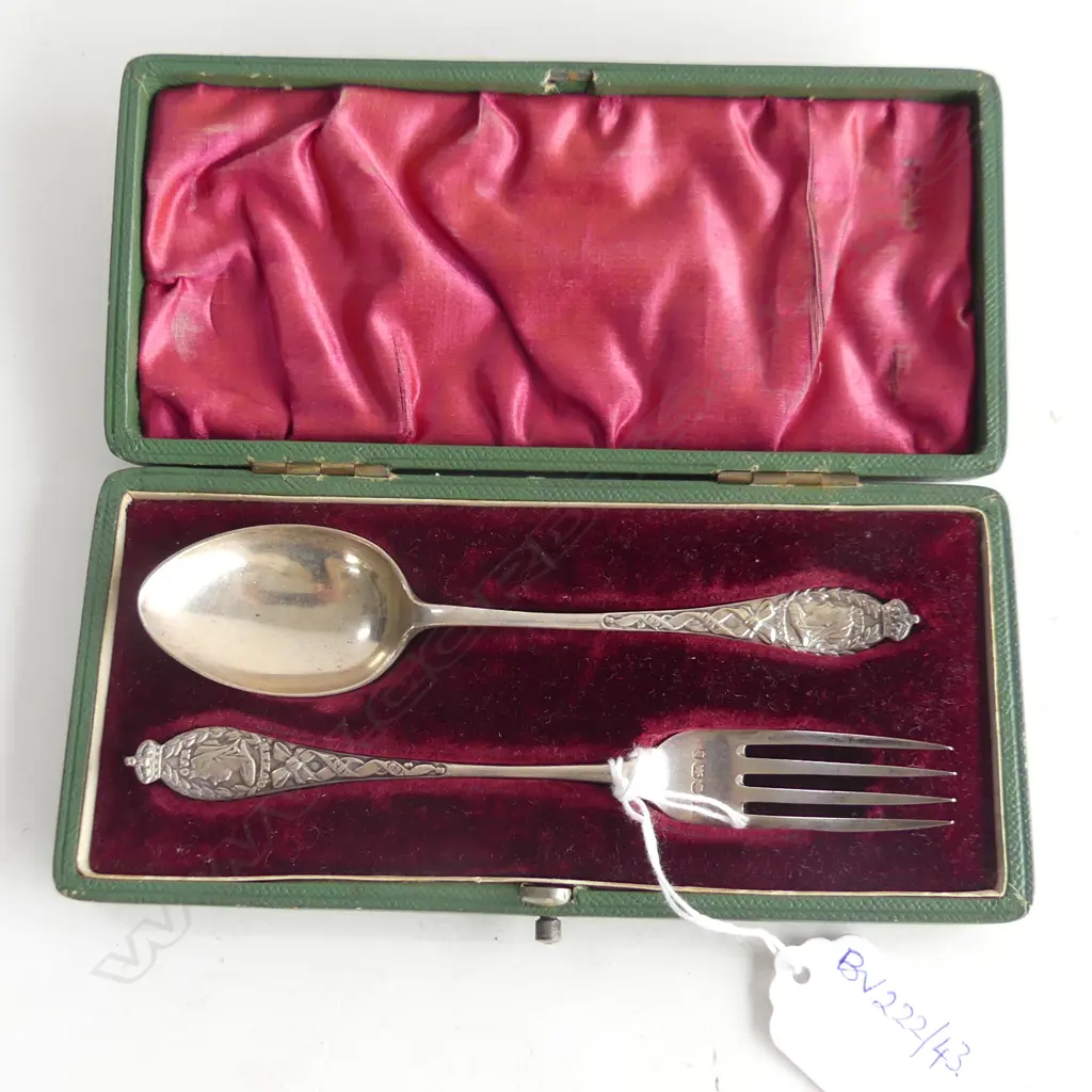CASED STG CHILDS FORK & SPOON 'OUR QUEEN' SHEFFIELD 1896 41 GRAMS Image 1++