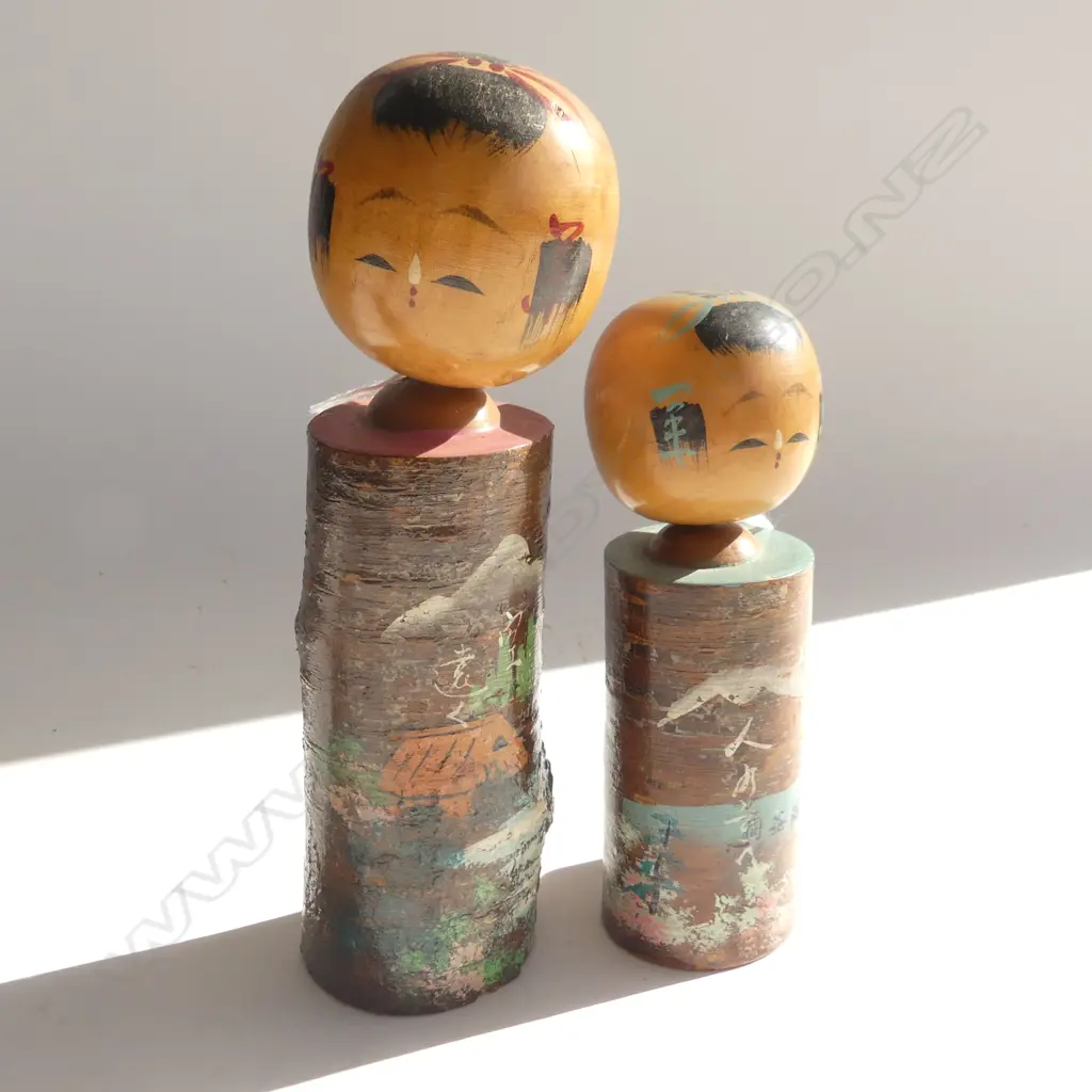 2 MID CENTURY JAPANESE KOKESHI DOLLS H. 185, 140MM Image 1++