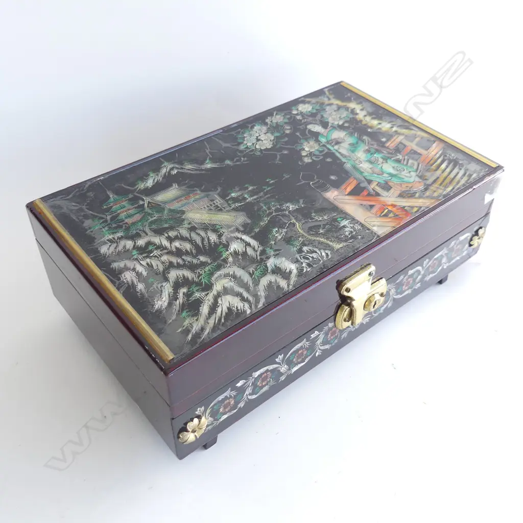 ORIENTAL JEWELLERY BOX W.305mm Image 1++