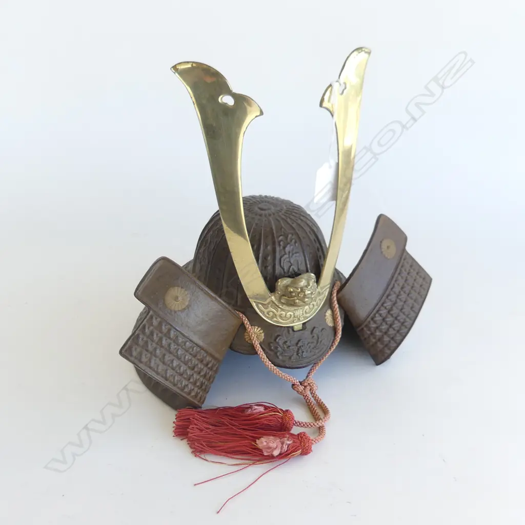 JAPANESE MODEL BRONZED IRON SAMURAI KABUTO HELMET H282mm Image 1++