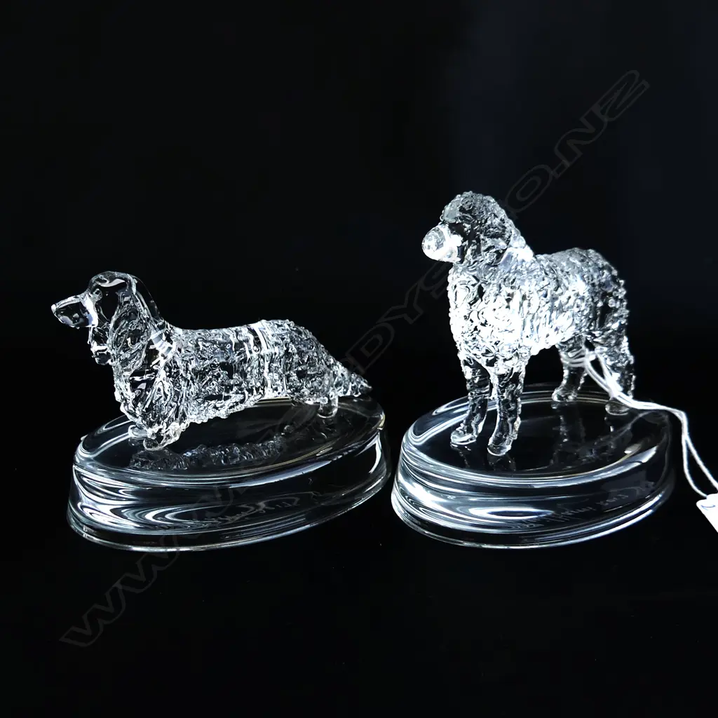 2 GLASS STATUETTES; SPANIEL & PYRENEAN MOUNTAIN DOG - SIGNED & DATED 'NEIL HARRIS 2015' Image 1++
