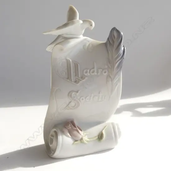 LLADRO SOCIETY PLAQUE  (H165MM) + LLADRO 2000 RETIREMENTS ANNULATIONS BOOKLET ETC..