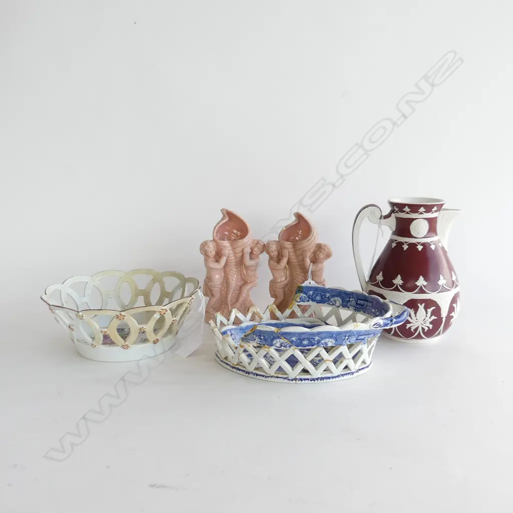 2 PIERCED DISHES AF + BROWN PARIAN JUG + PR PINK CERAMIC VASES H.165mm Image 1++