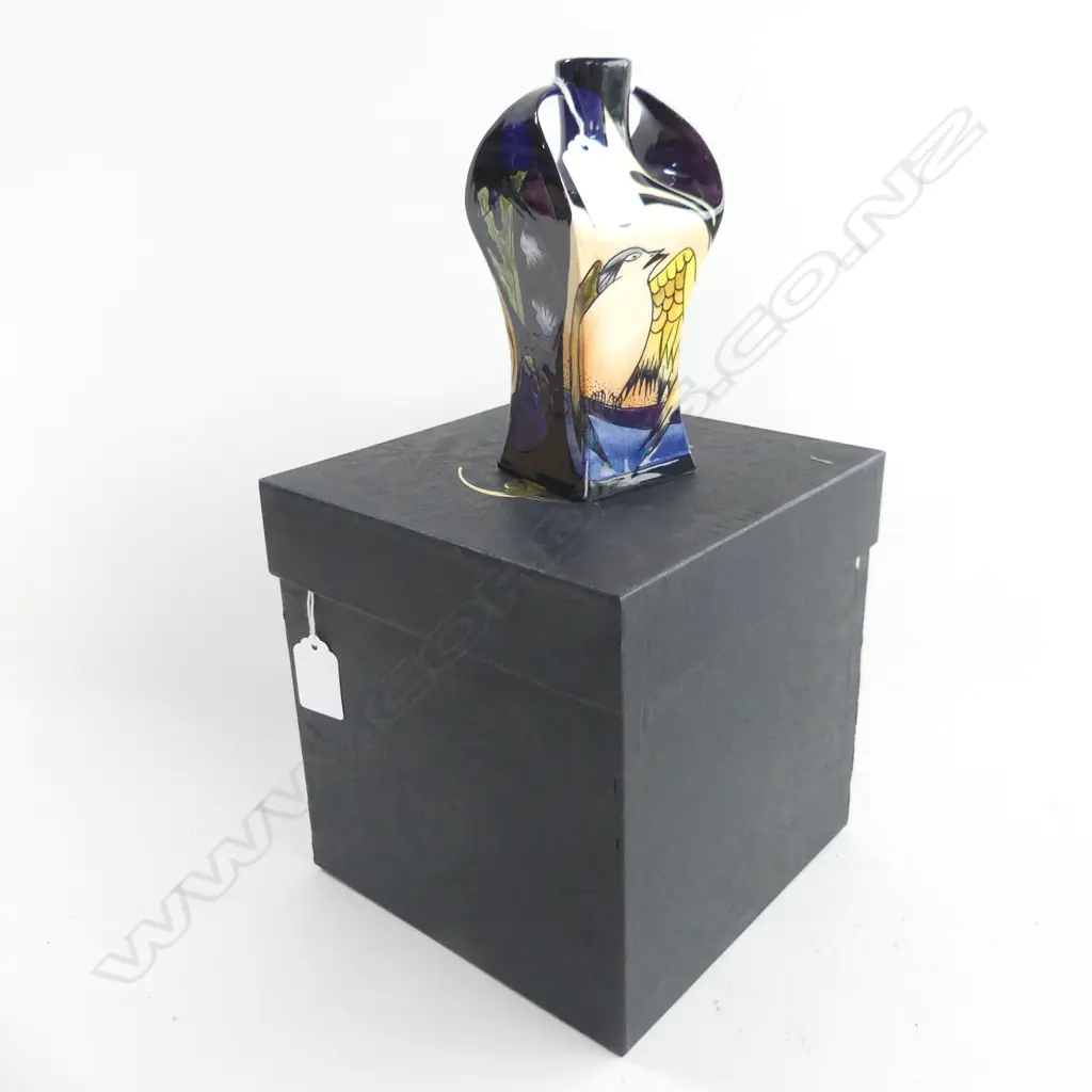 BLACKRYDEN TWO HANDLED VASE SONG BIRD H170 MM Image 1++
