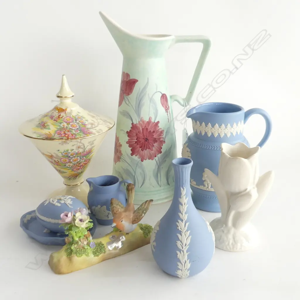 9 PCES ASST. CHINA; 5 WEDGWOOD, RADFORD JUG H.285mm, CROWN STAFF. BIRD, LIDDED CONTAINER, WHITE FLOWER VASE Image 1++