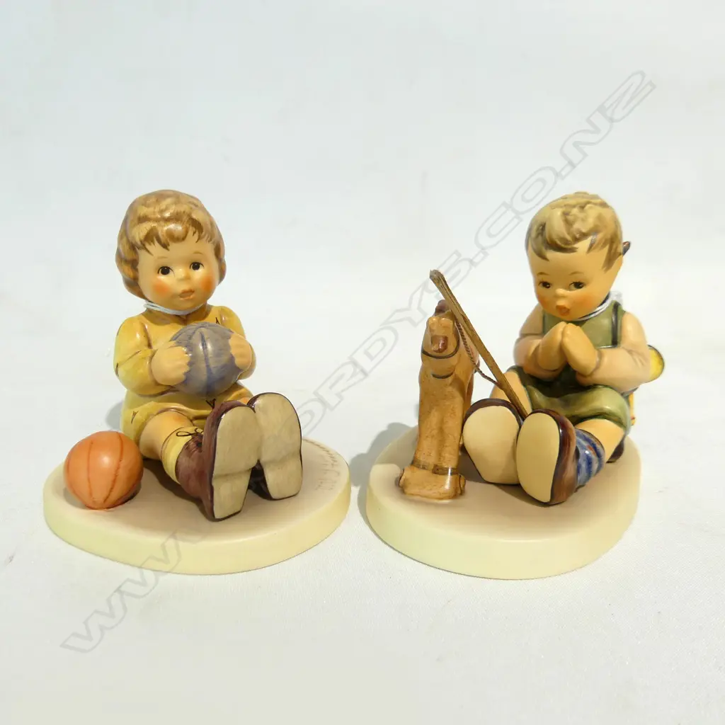 2 BOXED HUMMEL EXCLUSIVE EDITIONS  AY PLAY + PLAYFUL BLESSING H 90 AND 80 MM Image 1++