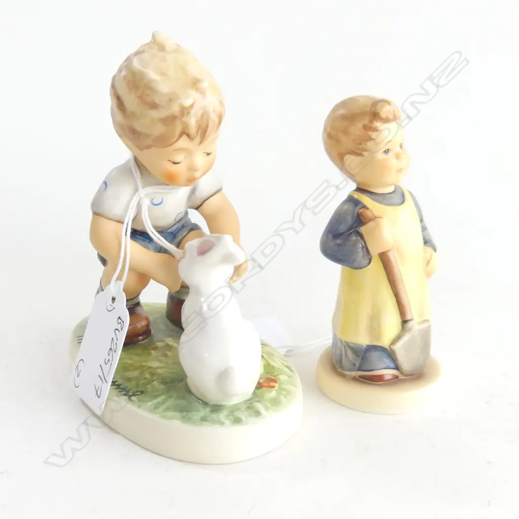 HUMMEL EXCLUSIVE COLLECTION PRIVATE CONVERSATION H 110 MM + GARDEN TREASURES H 90 MM Image 1++