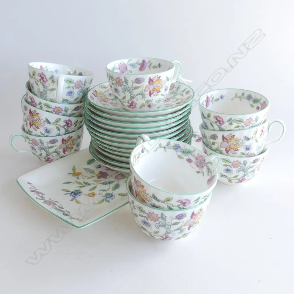 23 PCES MINTON 'HADDON HALL' CHINA; 10 CUPS, 12 SAUCERS, SANDWICH PLATE Image 1++