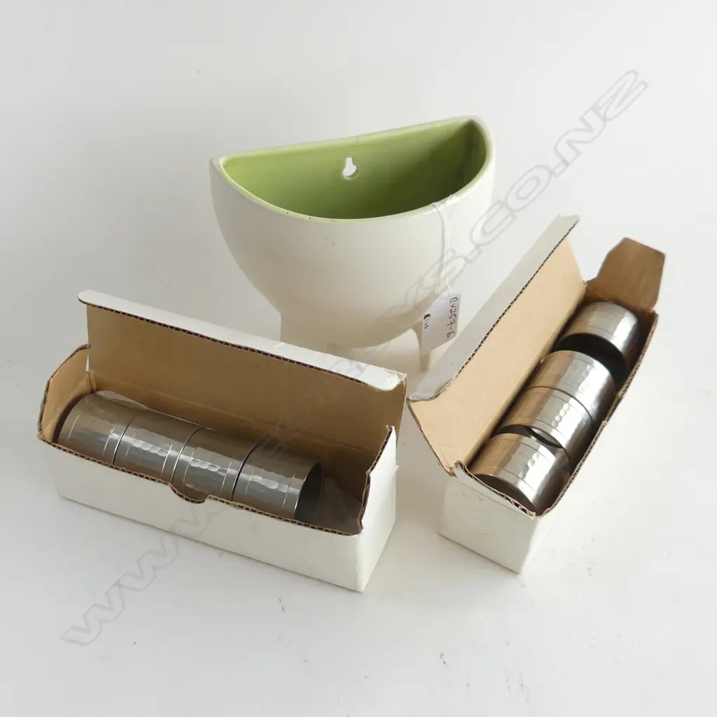 8 PEWTER SERVIETTE RINGS + NORFOLK WALL FLOWER HOLDER/VASE Image 1++