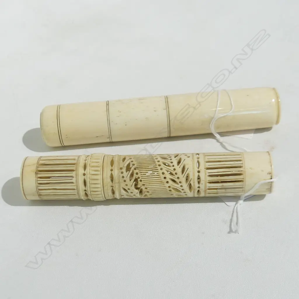 2 BONE CANNIISTERS 160MM Image 1++