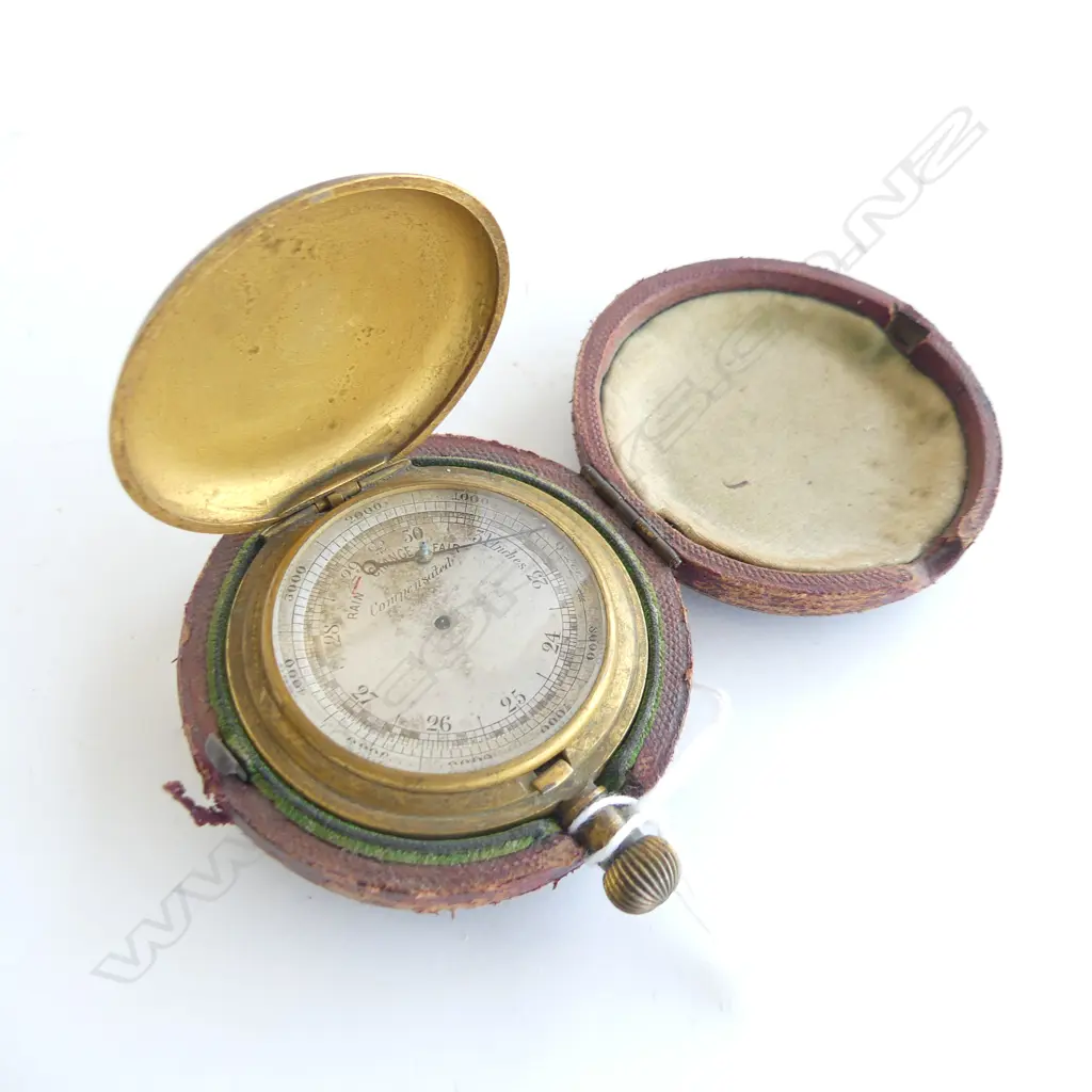 CASED POCKET BAROMETER Image 1++