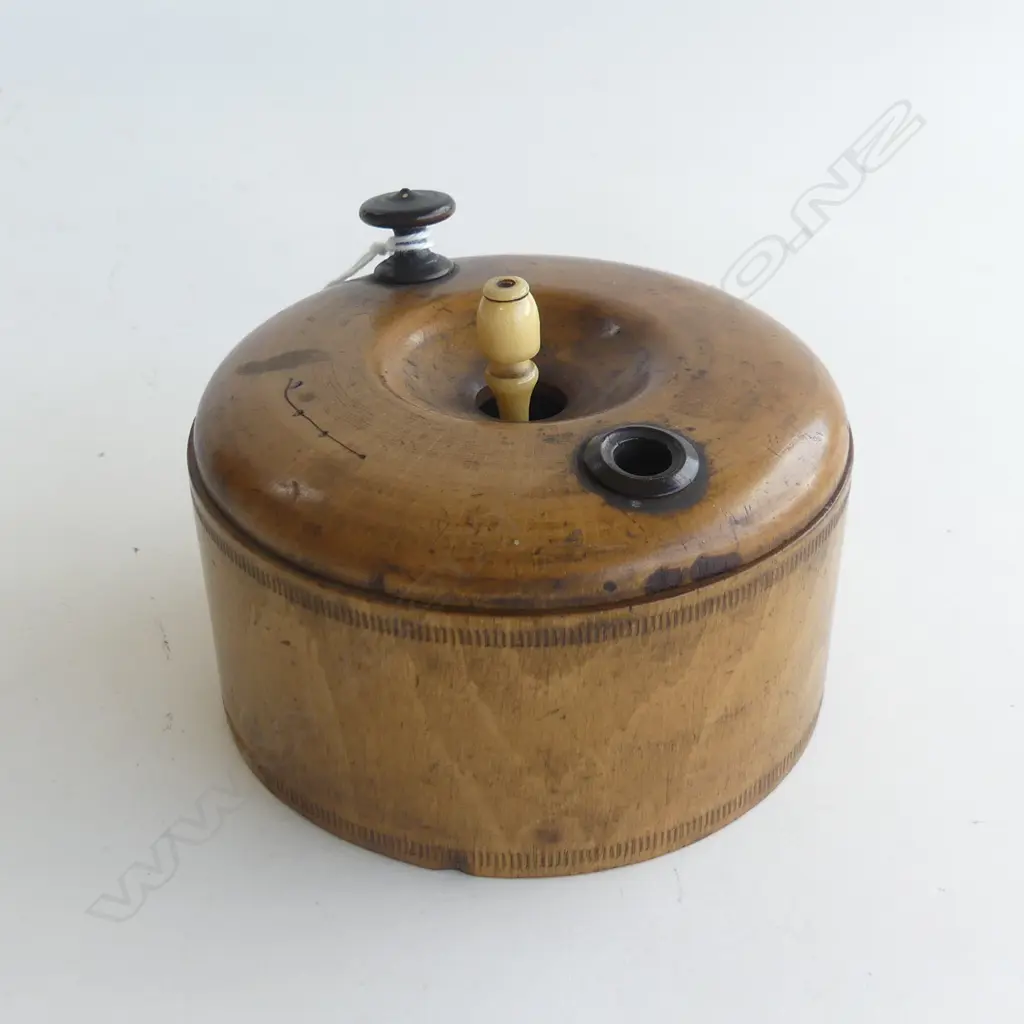 ANTIQUE TREEN MINITURE ROULETTE WHEEL 100MM WIDTH Image 1++