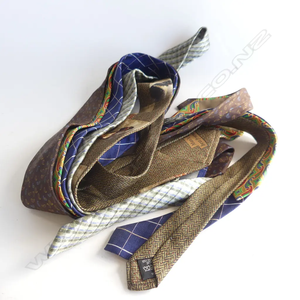 5 VINTAGE TIES; CHRISTIAN DIOR, PAUL SMITH, DUNHILL, CERRUTI & THIERRY COUDERE Image 1++