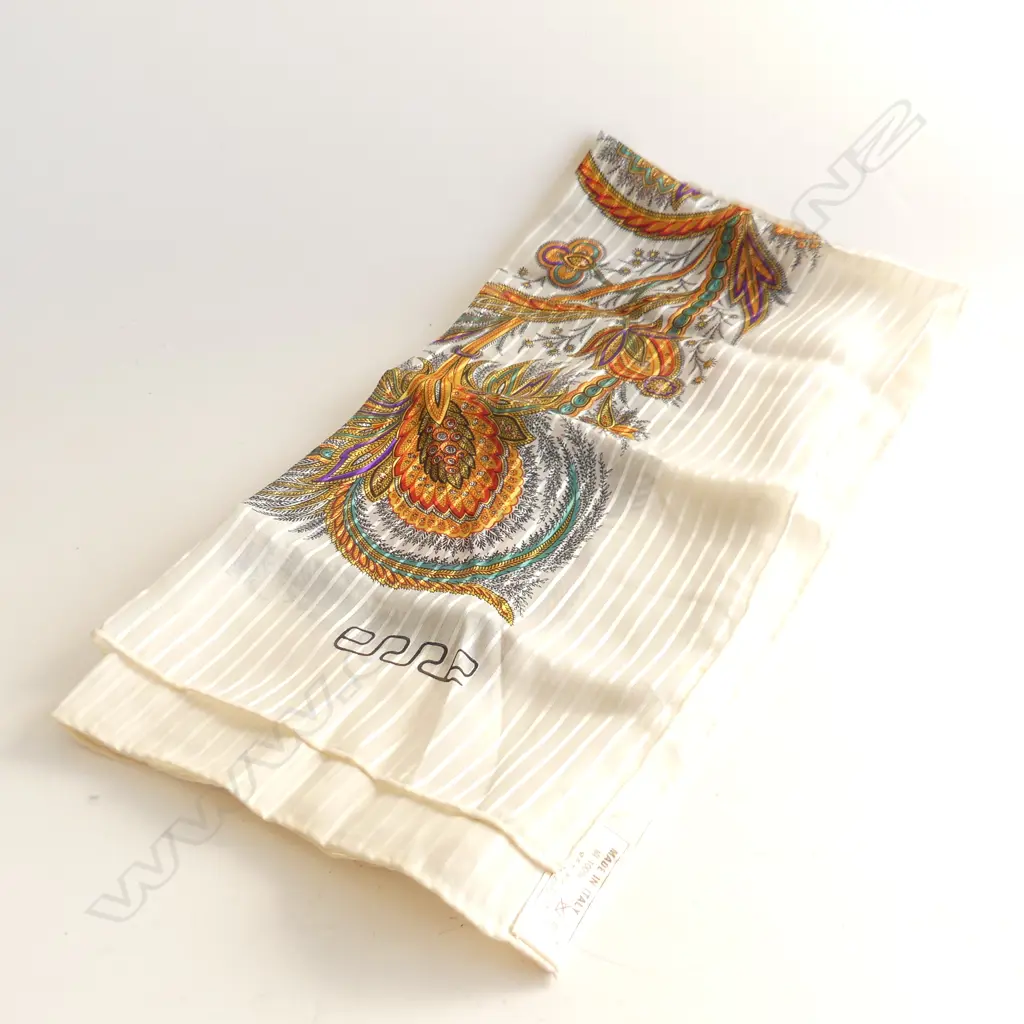 VINTAGE ITALIAN MADE 100% SILK SCARF Image 1++